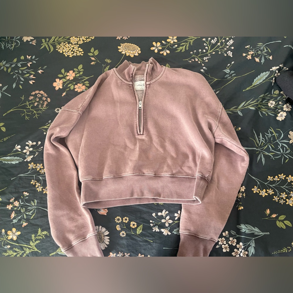 Aritzia Cropped Quarter Zip Sweater